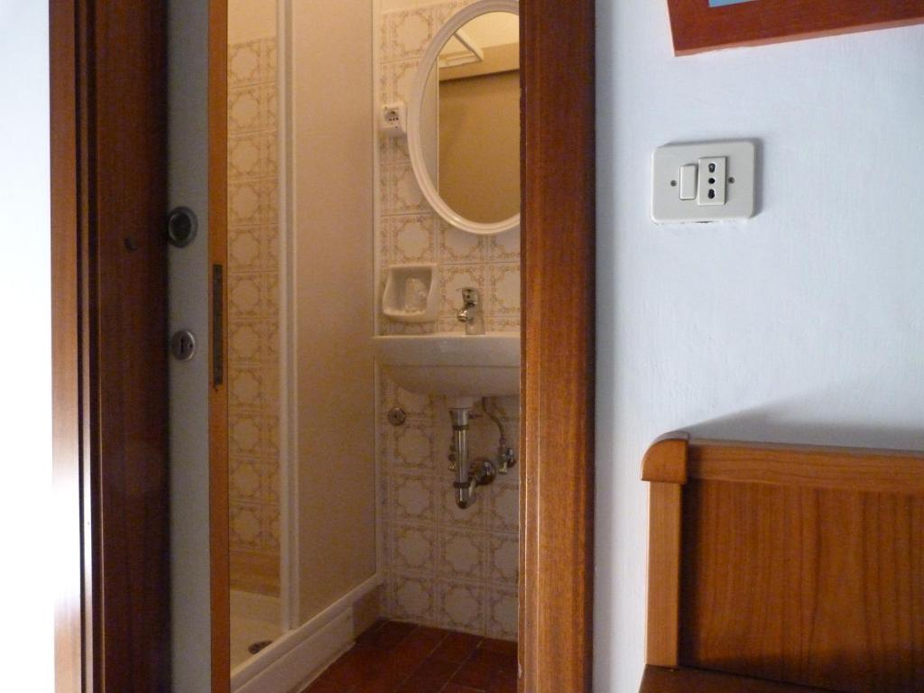 Hotel Bologna San Benedetto del Tronto Room photo